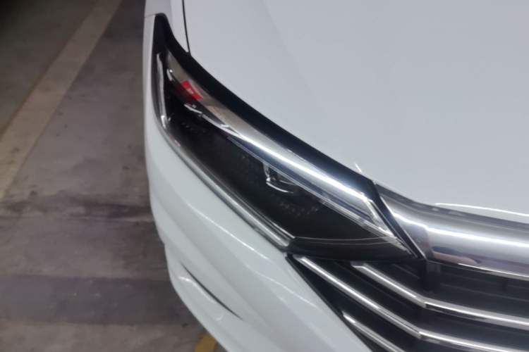 Used Volkswagen Sagitar 2021 280TSI DSG Excellence Edition Right Front Headlight