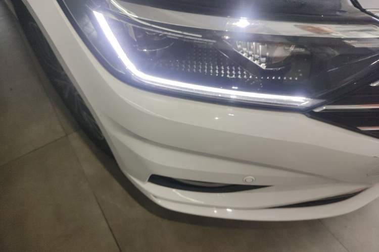 Used Volkswagen Sagitar 2021 200TSI DSG Comfort Connect Edition Right Front Headlight