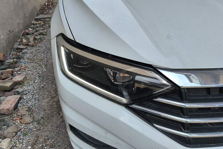 Used Volkswagen Sagitar 2021 280TSI DSG Comfort Connect Edition Right Front Headlight
