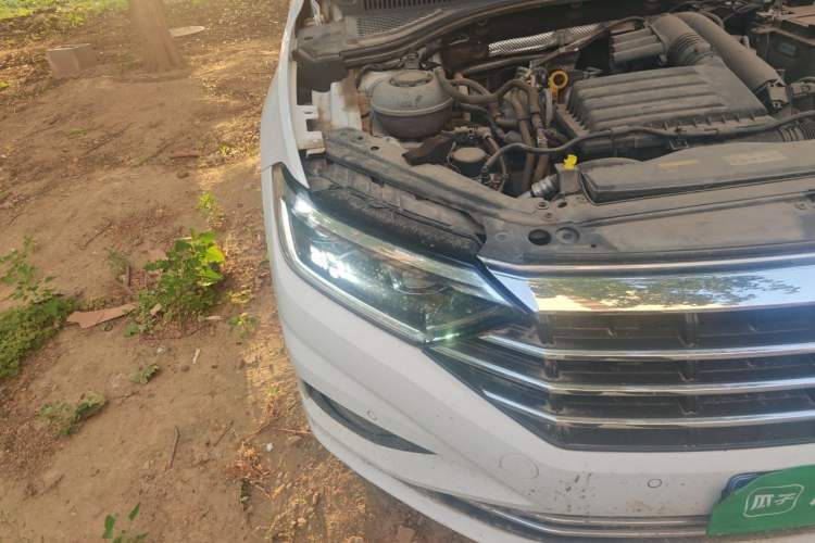 Used Volkswagen Sagitar 2021 280TSI DSG Luxury Smart Connectivity Edition Right Front Headlight