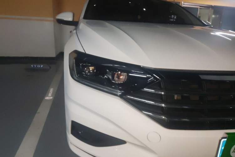 Used Volkswagen Sagitar 2021 280TSI DSG Comfort Connect Edition Right Front Headlight