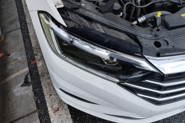 Used Volkswagen Sagitar 2021 280TSI DSG 30th Anniversary Edition Right Front Headlight