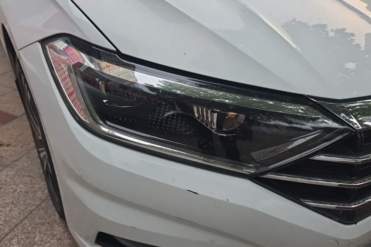 Used Volkswagen Sagitar 2021 280TSI DSG 30th Anniversary Edition Right Front Headlight