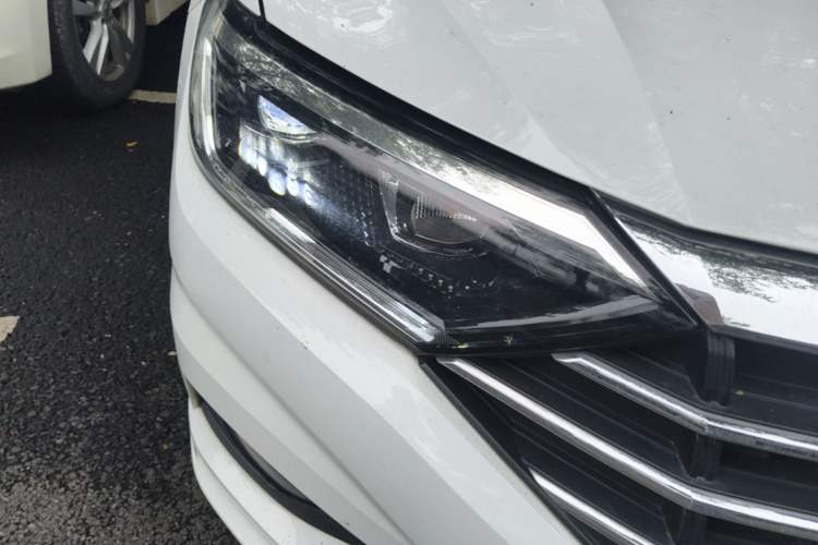 Used Volkswagen Sagitar 2021 200TSI DSG Excellence Edition Right Front Headlight