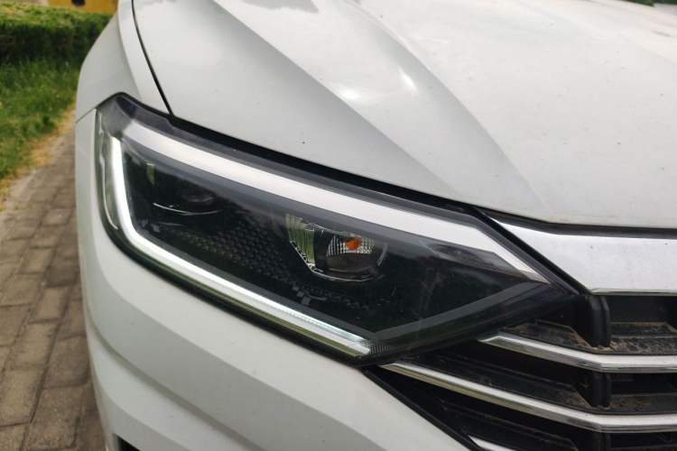 Used Volkswagen Sagitar 2021 280TSI DSG Flagship Smart Connectivity Version Right Front Headlight