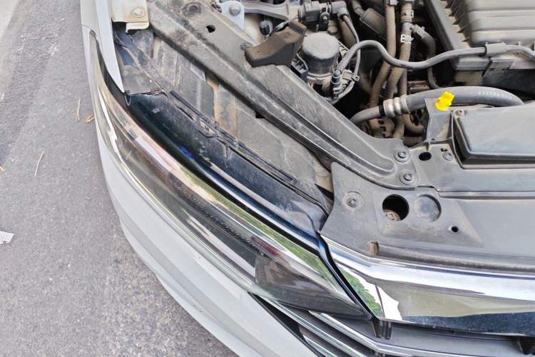 Used Volkswagen Sagitar 2021 280TSI DSG Luxury Smart Connectivity Edition Right Front Headlight