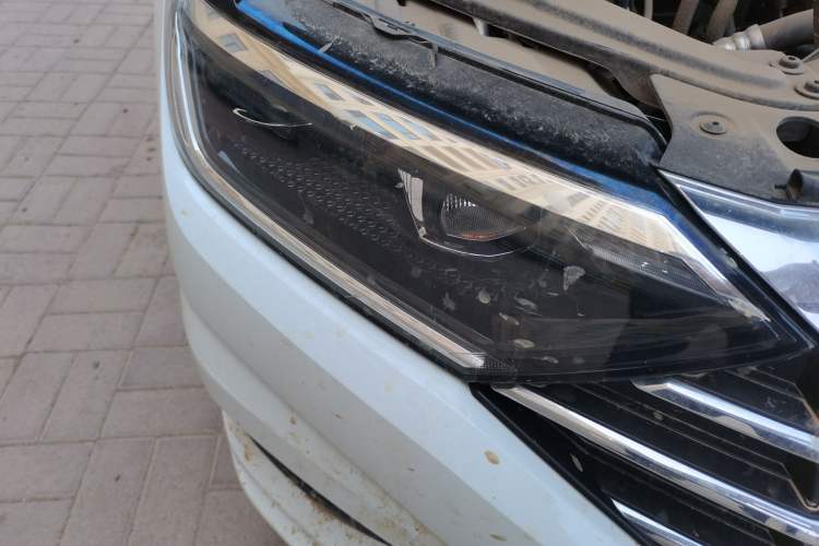 Used Volkswagen Sagitar 2021 280TSI DSG Comfort Connect Edition Right Front Headlight