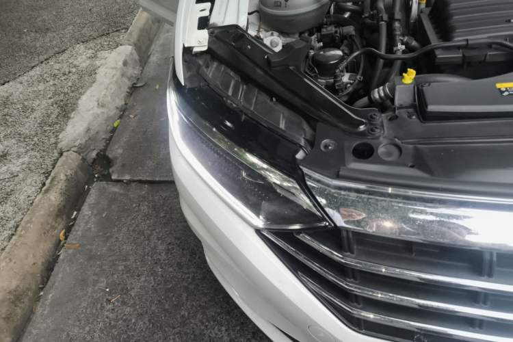 Used Volkswagen Sagitar 2021 280TSI DSG Excellence Edition Right Front Headlight