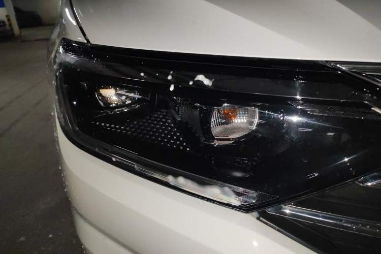 Used Volkswagen Sagitar 2021 280TSI DSG Luxury Smart Connectivity Edition Right Front Headlight