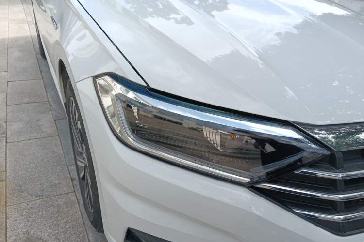 Used Volkswagen Sagitar 2021 280TSI DSG 30th Anniversary Edition Right Front Headlight