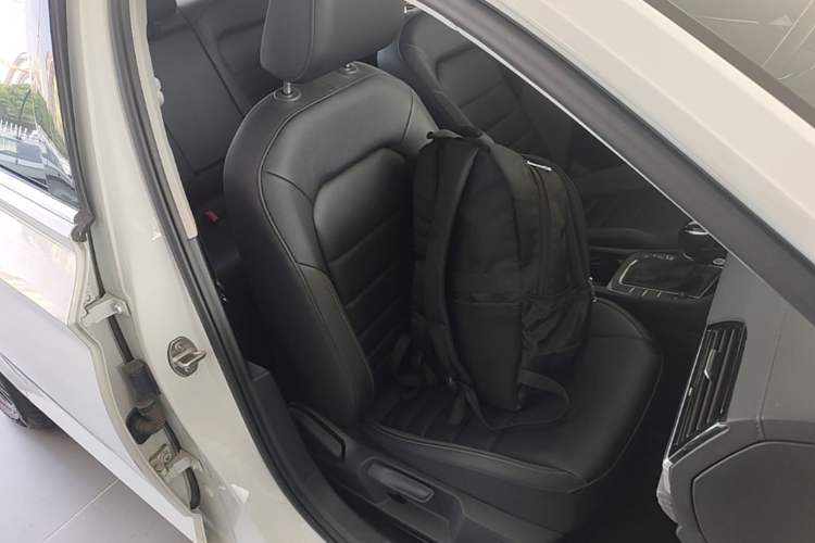 Used Volkswagen Sagitar 2021 280TSI DSG Comfort Connect Edition Right Front Seat