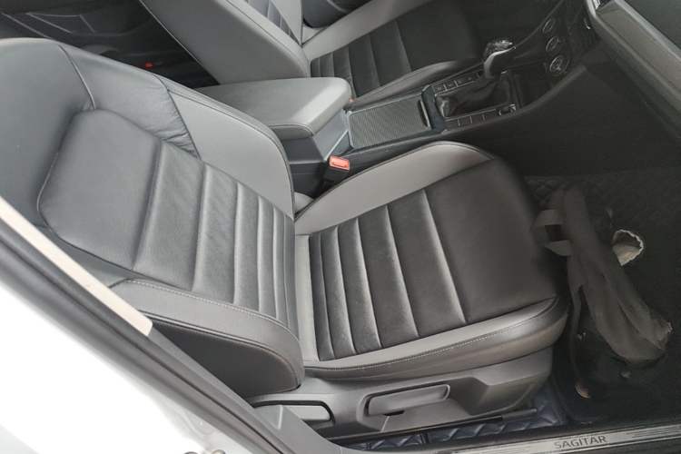 Used Volkswagen Sagitar 2021 280TSI DSG Excellence Edition Right Front Seat