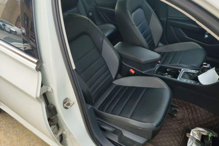 Used Volkswagen Sagitar 2021 280TSI DSG Comfort Connect Edition Right Front Seat