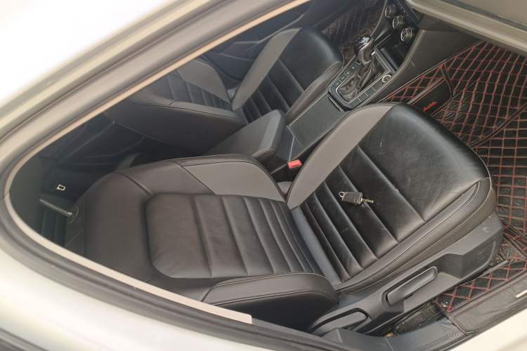 Used Volkswagen Sagitar 2021 280TSI DSG Comfort Connect Edition Right Front Seat