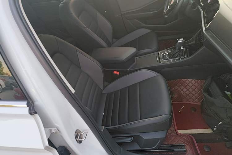 Used Volkswagen Sagitar 2021 280TSI DSG Comfort Connect Edition Right Front Seat