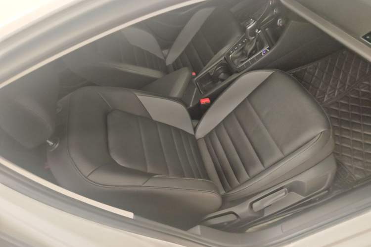 Used Volkswagen Sagitar 2021 200TSI DSG Comfort Connect Edition Right Front Seat