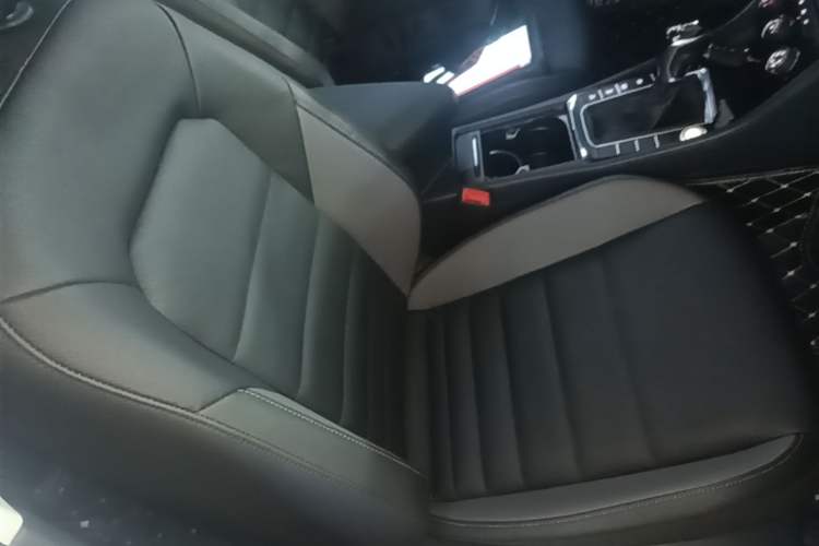 Used Volkswagen Sagitar 2021 200TSI DSG Comfort Connect Edition Right Front Seat