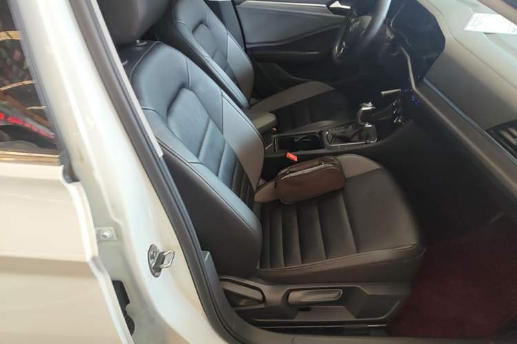Used Volkswagen Sagitar 2021 280TSI DSG Comfort Connect Edition Right Front Seat