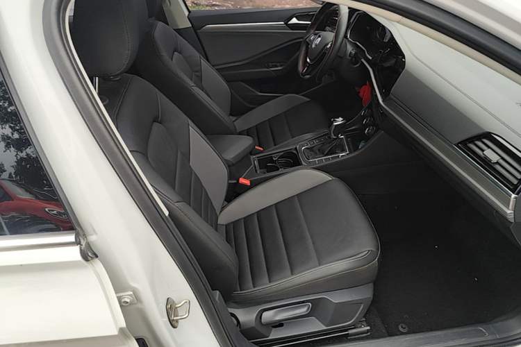 Used Volkswagen Sagitar 2021 280TSI DSG Comfort Connect Edition Right Front Seat