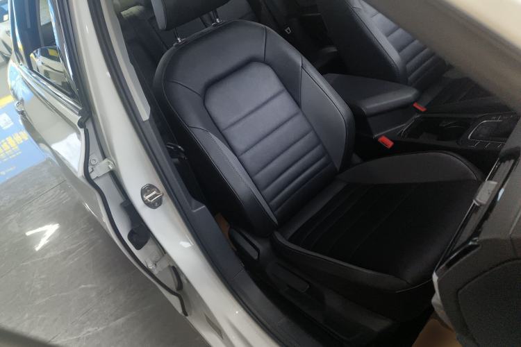 Used Volkswagen Sagitar 2021 280TSI DSG Comfort Connect Edition Right Front Seat