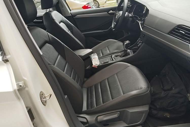 Used Volkswagen Sagitar 2021 200TSI DSG Excellence Edition Right Front Seat