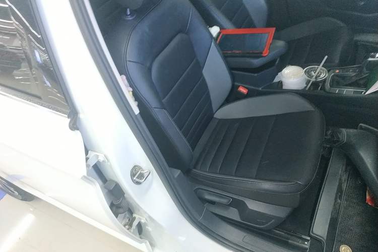 Used Volkswagen Sagitar 2021 280TSI DSG Excellence Edition Right Front Seat