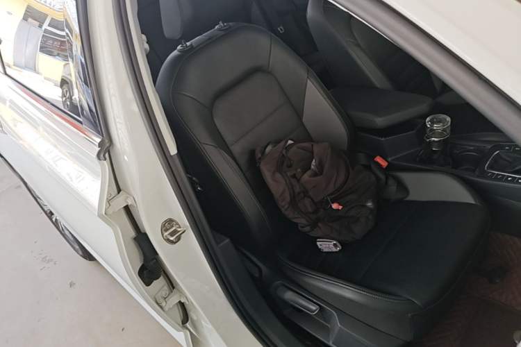 Used Volkswagen Sagitar 2021 280TSI DSG Comfort Connect Edition Right Front Seat