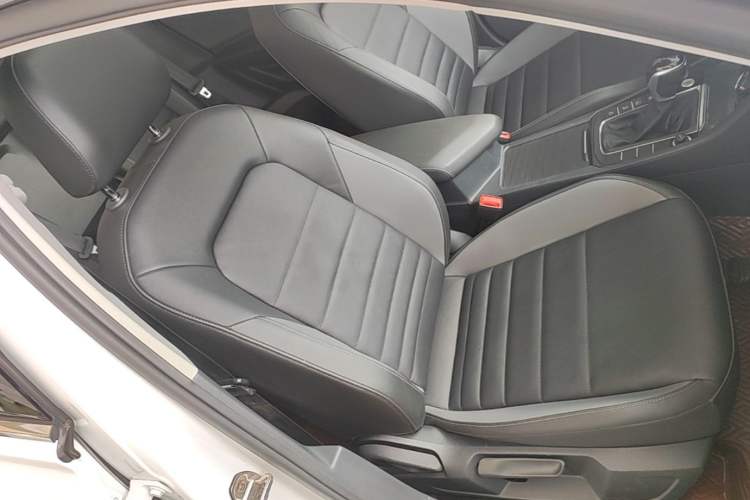 Used Volkswagen Sagitar 2021 280TSI DSG Excellence Edition Right Front Seat