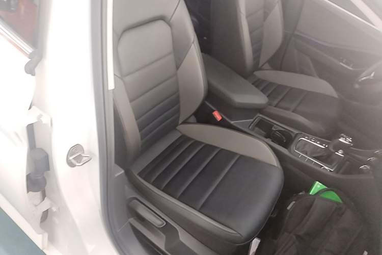 Used Volkswagen Sagitar 2021 280TSI DSG Excellence Edition Right Front Seat