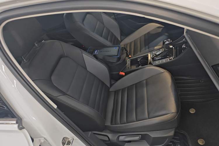 Used Volkswagen Sagitar 2021 280TSI DSG Comfort Connect Edition Right Front Seat