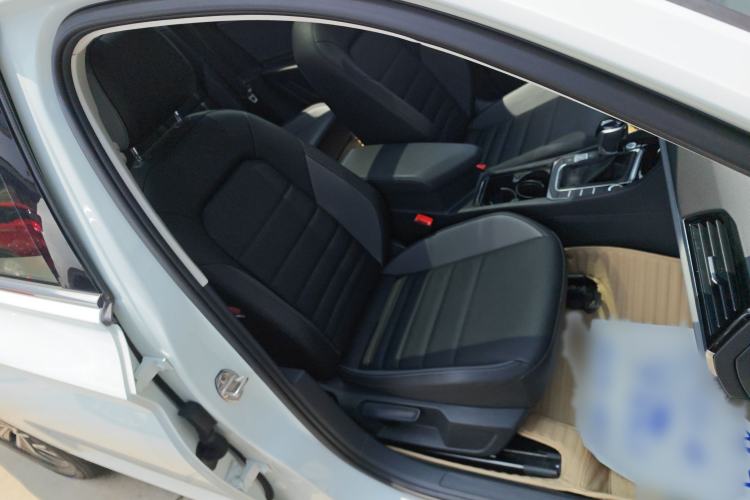 Used Volkswagen Sagitar 2021 200TSI DSG Comfort Connect Edition Right Front Seat