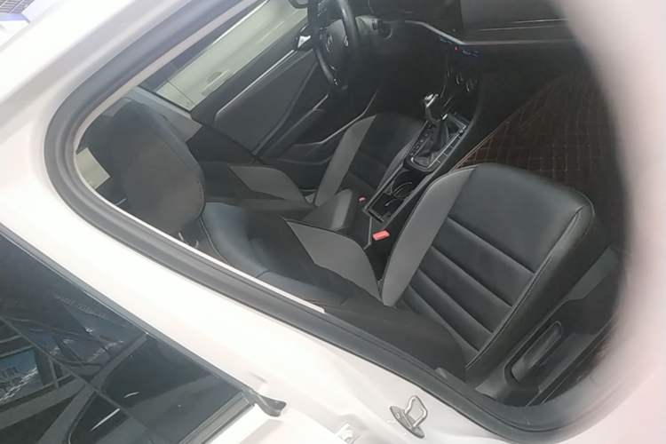 Used Volkswagen Sagitar 2021 280TSI DSG Comfort Connect Edition Right Front Seat