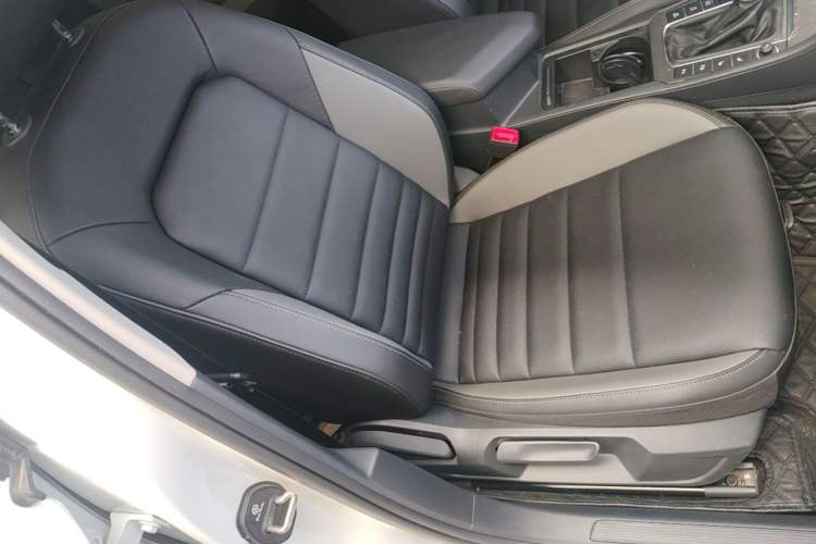 Used Volkswagen Sagitar 2021 280TSI DSG Excellence Edition Right Front Seat