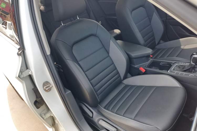 Used Volkswagen Sagitar 2021 280TSI DSG Comfort Connect Edition Right Front Seat