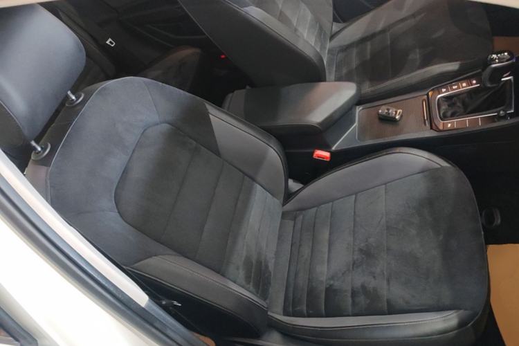 Used Volkswagen Sagitar 2021 280TSI DSG Luxury Smart Connectivity Edition Right Front Seat