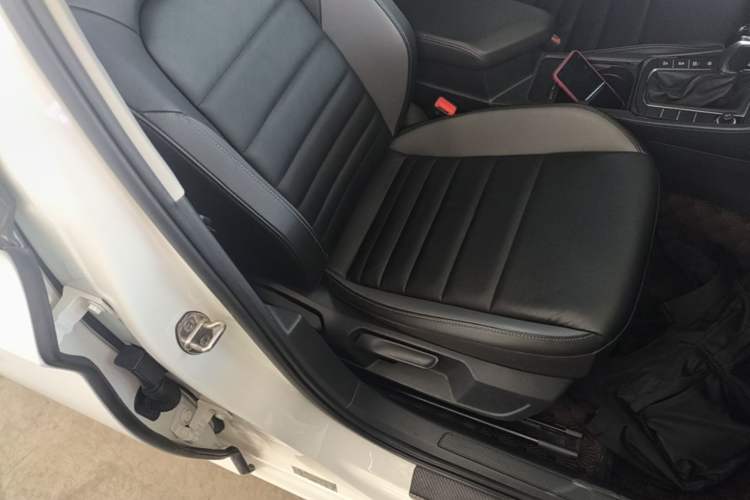 Used Volkswagen Sagitar 2021 280TSI DSG Excellence Edition Right Front Seat