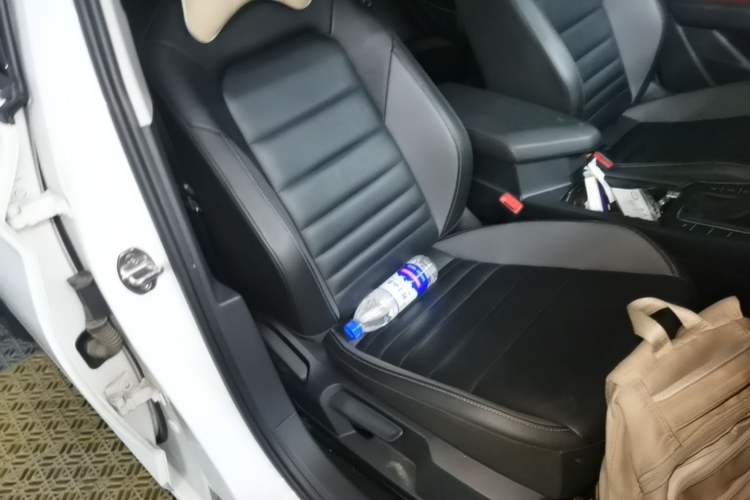 Used Volkswagen Sagitar 2021 280TSI DSG Excellence Edition Right Front Seat