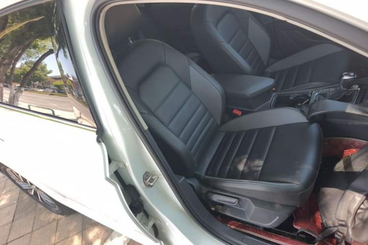 Used Volkswagen Sagitar 2021 280TSI DSG Comfort Connect Edition Right Front Seat