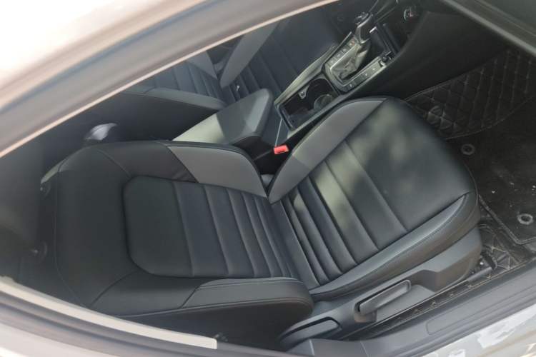 Used Volkswagen Sagitar 2021 280TSI DSG Excellence Edition Right Front Seat