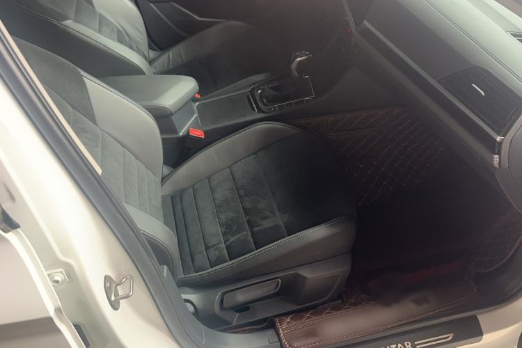 Used Volkswagen Sagitar 2021 280TSI DSG Excellence Edition Right Front Seat