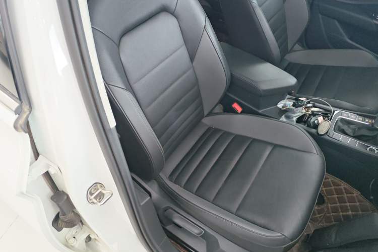 Used Volkswagen Sagitar 2021 280TSI DSG Excellence Edition Right Front Seat