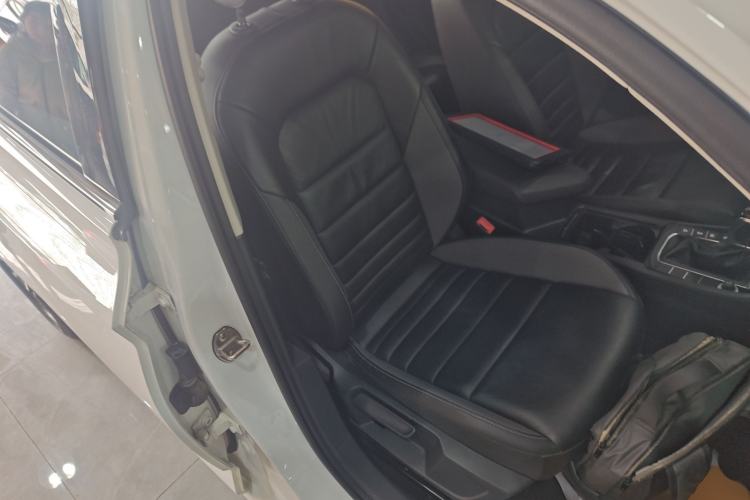 Used Volkswagen Sagitar 2021 280TSI DSG Comfort Connect Edition Right Front Seat