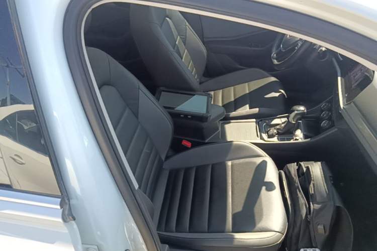 Used Volkswagen Sagitar 2021 280TSI DSG Comfort Connect Edition Right Front Seat