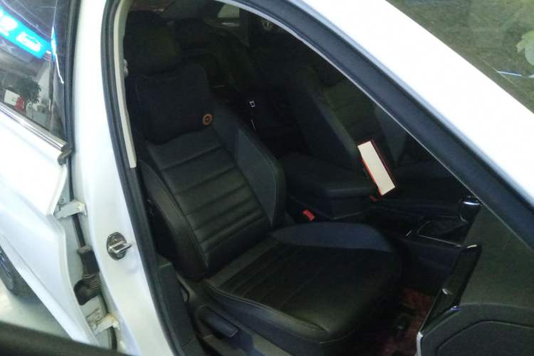 Used Volkswagen Sagitar 2021 280TSI DSG Comfort Connect Edition Right Front Seat
