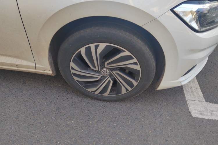 Used Volkswagen Sagitar 2021 280TSI DSG Excellence Edition Right Front Wheel Hub