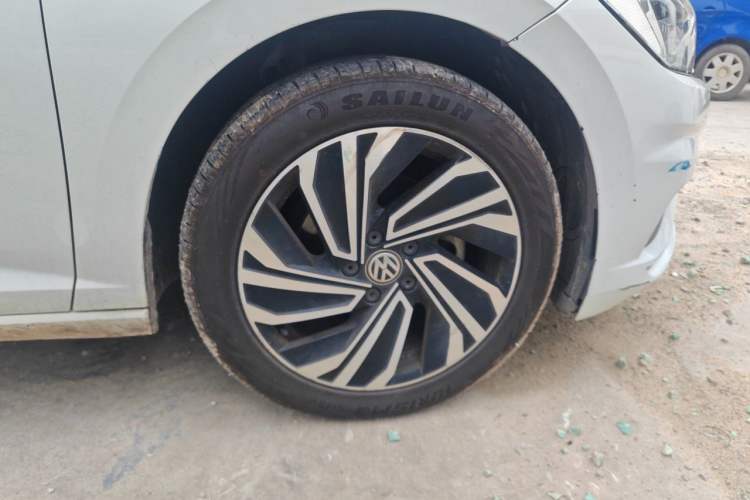 Used Volkswagen Sagitar 2021 280TSI DSG Excellence Edition Right Front Wheel Hub