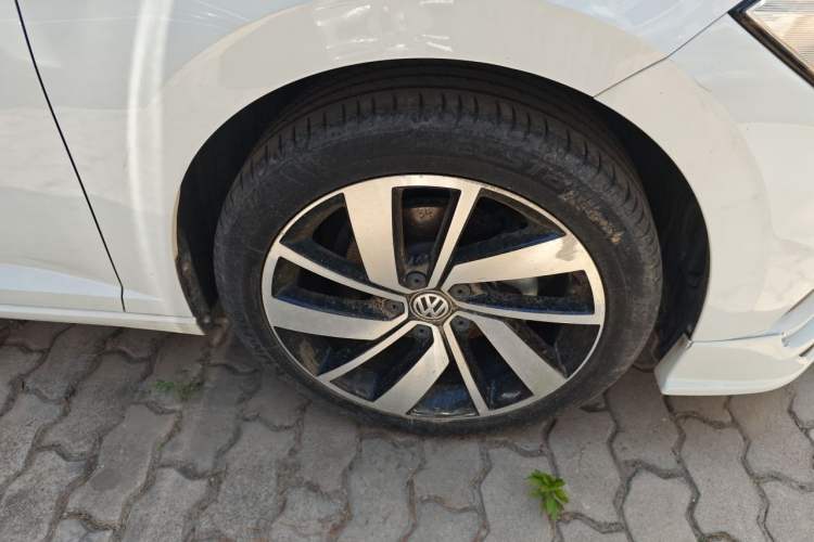 Used Volkswagen Sagitar 2021 280TSI DSG Excellence Edition Right Front Wheel Hub