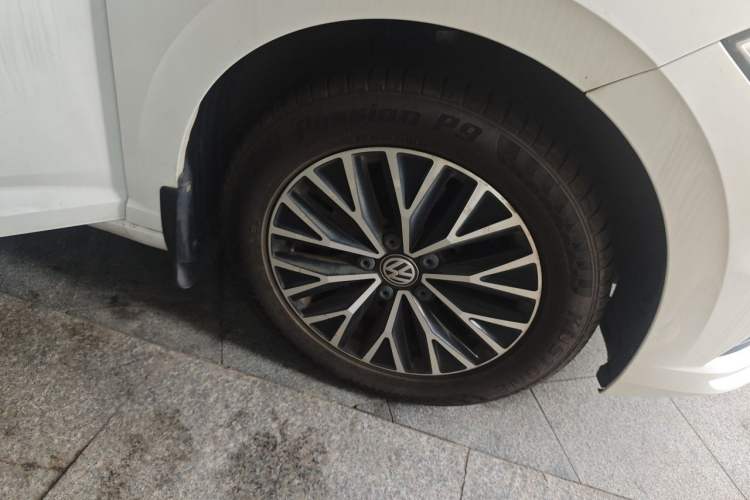 Used Volkswagen Sagitar 2021 200TSI DSG Comfort Connect Edition Right Front Wheel Hub