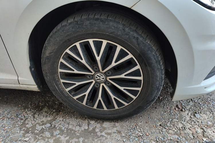 Used Volkswagen Sagitar 2021 280TSI DSG Comfort Connect Edition Right Front Wheel Hub