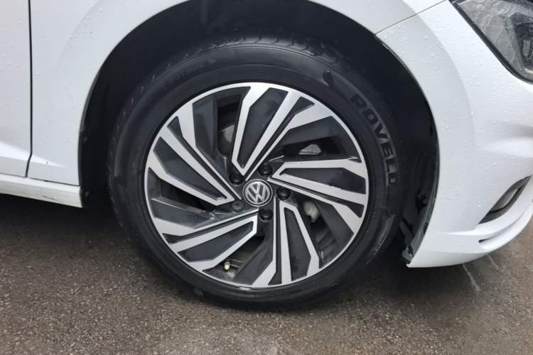 Used Volkswagen Sagitar 2021 200TSI DSG Excellence Edition Right Front Wheel Hub